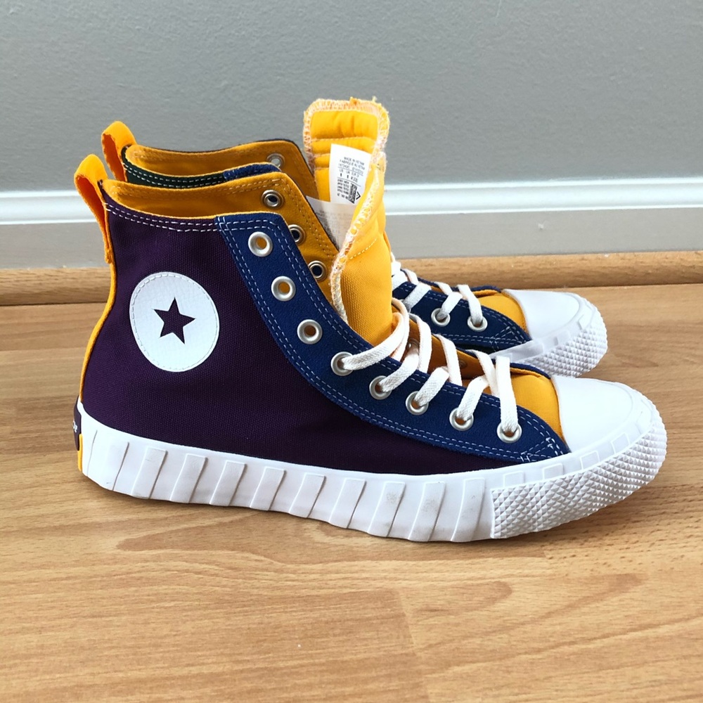 Converse Not A Chuck Taylor Hightop Mens Sz 8, Womens Sz 10